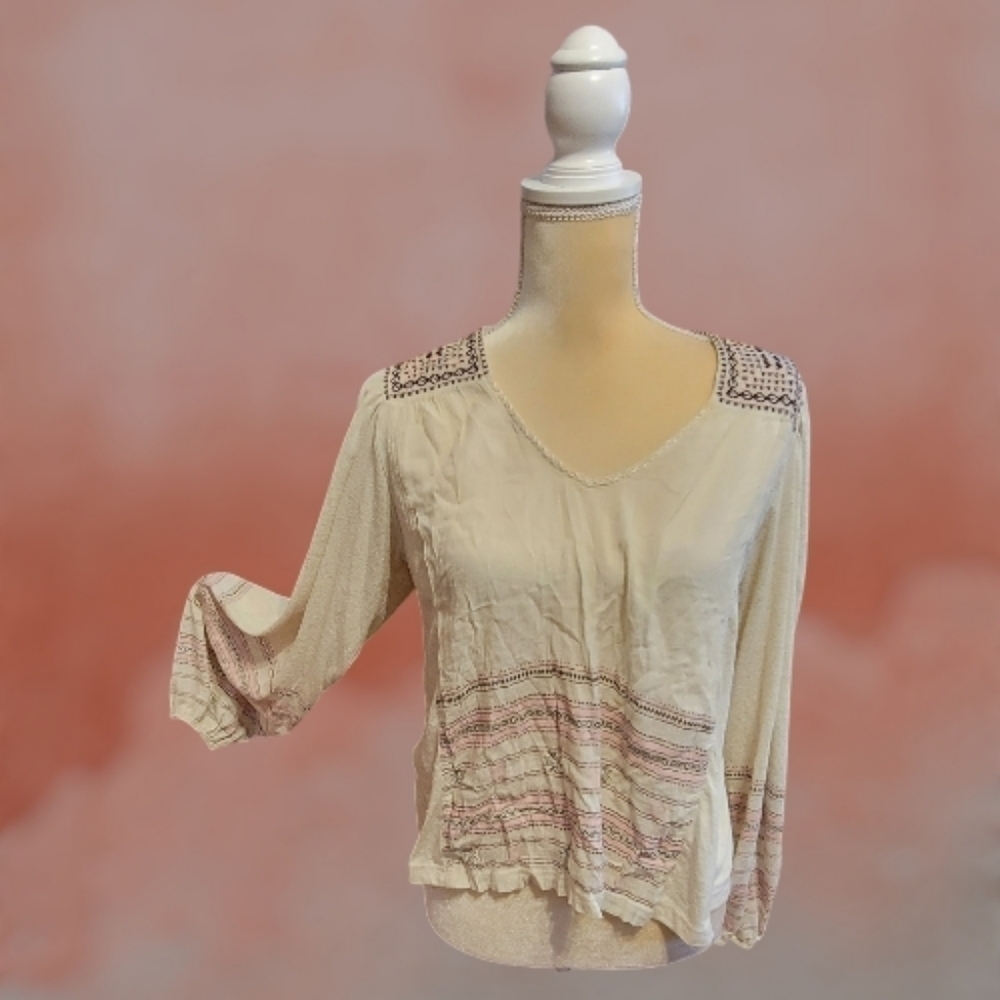 Lucky Brand Women's XS Long Sleeve Lightweight embroidered top v neck